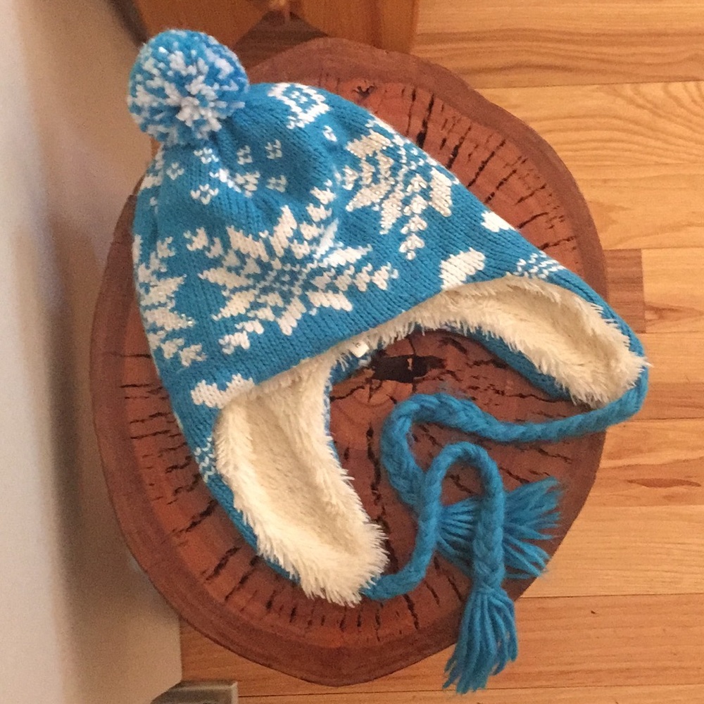 Warm and fluffy Aeropostale hat